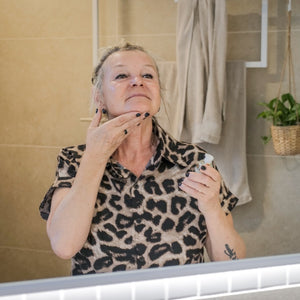 Anti-aging nourishing set with essential oil